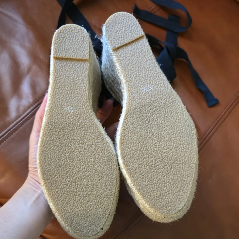 Steve Madden Black and Cream Espadrille Wedge Sandals